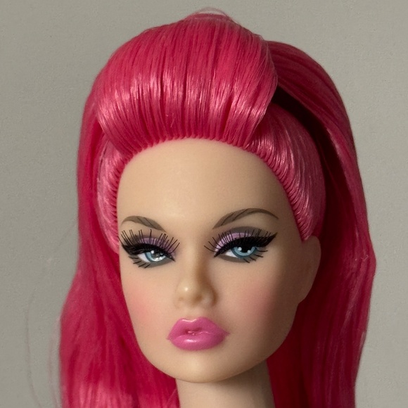 Integrity Toys Poppy Parker Glamour Pink W Club FR Fashion Doll IT Jointed - Picture 8 of 14